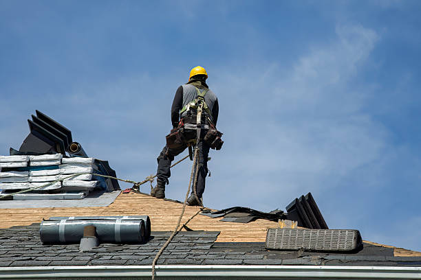 Professional Gutter Installation technician working in Scottdale, GA
